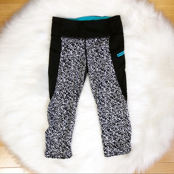 lululemon athletica Pants - Lululemon Run: Top Speed Crop Brushed Animal Sz 4